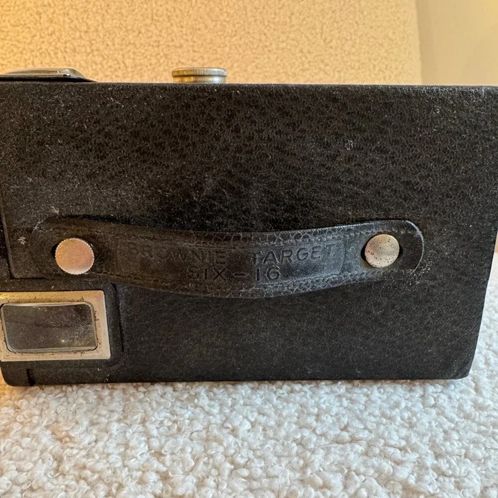 Vintage 1940s-1950s Kodak Brownie Target Six-16 Camera